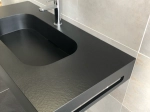 Plan vasque système d’évacuation discret L 50 à 201 x P 40 à 51 cm, finition lisse mate, 10 couleurs, Anti bactérien, résine Akrytan® teinté dans la masse, Livraison Offerte.